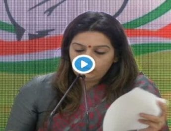 VIDEO: प्रियंका ने गाना गा कर कसा स्‍मृति की डिग्री पर तंज 4 Hello Uttarakhand News »