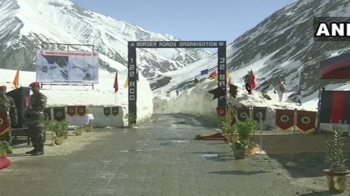 जम्मू-कश्मीर: चार महीने बाद खुला श्रीनगर-लेह राष्ट्रीय राजमार्ग 1 Hello Uttarakhand News »