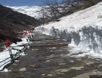 केदारनाथ में गिरी बर्फ की फुहारें, गंगोत्री-यमुनोत्री में हुई बारिश 3 Hello Uttarakhand News »