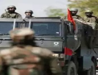 जम्मू कश्मीर: कुलगाम मे सेना ने किया एक आतंकी ढ़ेर, 50 युवा घायल 3 Hello Uttarakhand News »