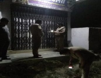 उत्तराखंड: दुकान से घर लौट रहे सर्राफा व्यापारी को बदमाश ने मारी गोली, बैग छिनकर फरार 4 Hello Uttarakhand News »