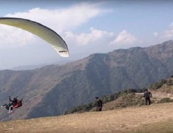 कुल्लू में पैराग्लाइडिंग के दौरान पर्यटक की मौत, पायलट जख्मी 4 Hello Uttarakhand News »