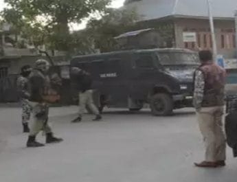 जम्मू-कश्मीर: एनकाउंटर में सुरक्षाबलों ने 2 आतंकियों को किया ढेर 2 Hello Uttarakhand News »