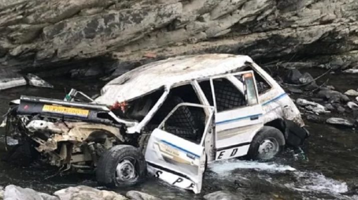 जम्मू-कश्मीर: रामबन में वाहन खाई में गिरा, तीन लोगों की मौत, पांच घायल 1 जम्मू-कश्मीर: रामबन में वाहन खाई में गिरा, तीन लोगों की मौत, पांच घायल 1 Hello Uttarakhand News »