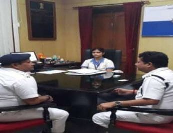 ISC परीक्षा में चौथा स्थान पाने वाली ऋचा बनी एक दिन के लिए DCP, ऑफिसर पिता को दिया ये आदेश 4 Hello Uttarakhand News »