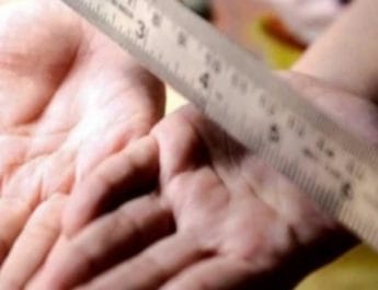 उत्तराखंड:- शिक्षक ने छात्राओं को बेरहमी से पीटा, प्रशासन ने मांगी रिपोर्ट 4 Hello Uttarakhand News »