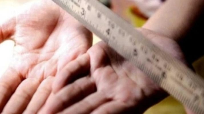 उत्तराखंड:- शिक्षक ने छात्राओं को बेरहमी से पीटा, प्रशासन ने मांगी रिपोर्ट 1 Hello Uttarakhand News »