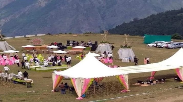 औली में शाही शादीः गुप्ता बंधुओं के दूसरे बेटे की शादी आज, सीएम होंगे शामिल.. 1 औली में शाही शादीः गुप्ता बंधुओं के दूसरे बेटे की शादी आज, सीएम होंगे शामिल.. 1 Hello Uttarakhand News »