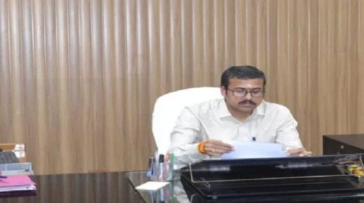 देहरादून के नए जिलाधिकारी सी. रविशंकर ने संभाला कार्यभार 1 Hello Uttarakhand News »