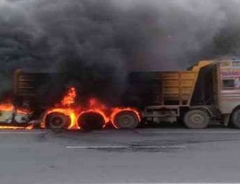 तेज रफ्तार कार खड़े ट्रक में घुसी, चालक की जिंदा जलने से दर्दनाक मौत 3 Hello Uttarakhand News »