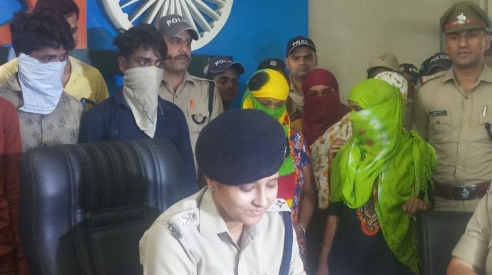 देहरादून पुलिस को मिली बड़ी कामयाबी, अंतरराज्यीय ठगी गिरोह के तीन महिलाओं सहित 7 आरोपी गिरफ्तार 1 देहरादून पुलिस को मिली बड़ी कामयाबी, अंतरराज्यीय ठगी गिरोह के तीन महिलाओं सहित 7 आरोपी गिरफ्तार 1 Hello Uttarakhand News »