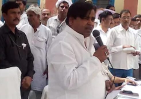 अवैध खनन घोटाला: पूर्व मंत्री गायत्री प्रजापति के घर सहित दिल्ली से लेकर यूपी तक सीबीआई की छापेमारी 1 Hello Uttarakhand News »