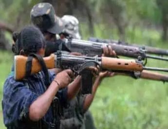 झारखंड में पुलिस दल पर नक्सली हमला, 5 जवान शहीद 3 Hello Uttarakhand News »