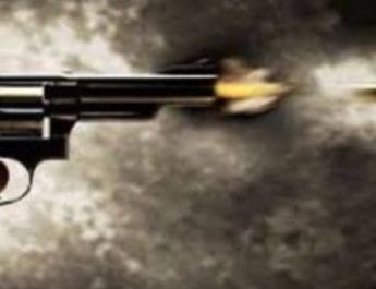 उत्तराखंड: दामाद ने की हैवानियत की हदे पार, दावत पर बुलाकर ससुर को मारी गोली, हालात नाजुक 1 Hello Uttarakhand News »