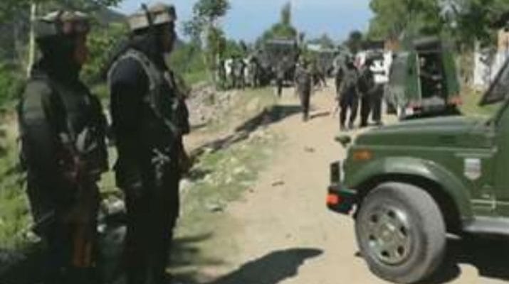 जम्मू कश्मीर: पुलवामा में मुठभेड़ में एक आतंकी ढेर, सर्च ऑपरेशन जारी 1 Hello Uttarakhand News »