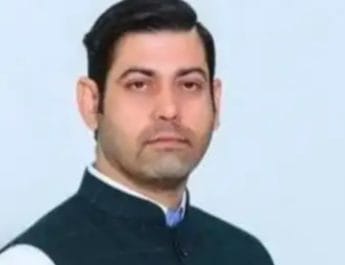 कांग्रेस प्रवक्ता विकास चौधरी पर सरेआम अंधाधुंध फायरिंग , मौके पर ही दर्दनाक मौत 2 Hello Uttarakhand News »