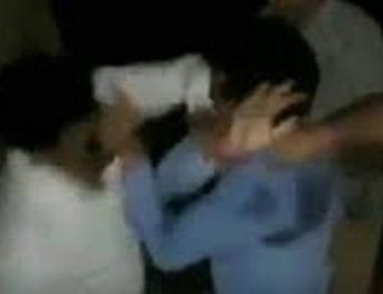 जीआरपी के जवानों ने पत्रकार को बुरी तरह पीटा जमकर की अमानवीयता,एसएचओ और एक कॉन्स्टेबल निलंबित 4 Hello Uttarakhand News »