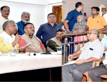 जनता मिलन कार्यक्रम में मुख्यमंत्री ने सुनी 170 शिकायतें, निस्तारण के लिए अधिकारीयों को दिए निर्देश 4 Hello Uttarakhand News »