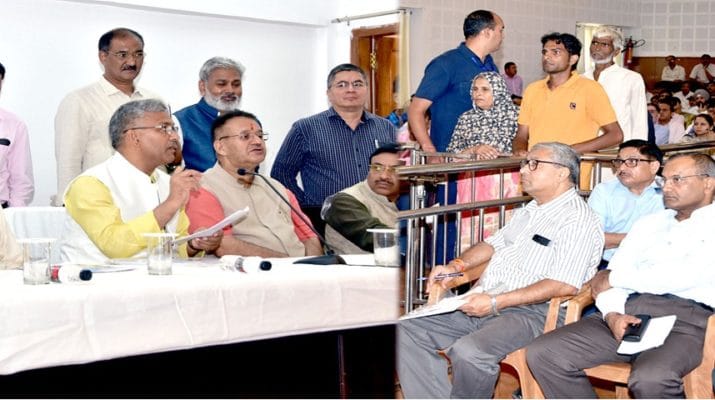 जनता मिलन कार्यक्रम में मुख्यमंत्री ने सुनी 170 शिकायतें, निस्तारण के लिए अधिकारीयों को दिए निर्देश 1 जनता मिलन कार्यक्रम में मुख्यमंत्री ने सुनी 170 शिकायतें, निस्तारण के लिए अधिकारीयों को दिए निर्देश 1 Hello Uttarakhand News »