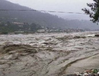 उत्तराखंड: हाईवे पर डंपर दुर्घटनाग्रस्त, नदी से बरामद हुआ चालक का शव 2 Hello Uttarakhand News »