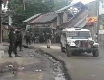 जम्मू कश्मीर: आतंकियों और सुरक्षाबलों के बीच मुठभेड़, जैश कमांडर समेत दो आतंकी ढेर 4 Hello Uttarakhand News »