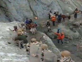 अमरनाथ यात्रा के दौरान श्रद्धालुओं के लिए ढाल बन खड़े हुए ITBP के जवान, जानिए.. 4 Hello Uttarakhand News »