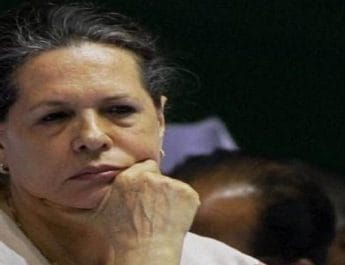 कर्नाटक राजनीती में घमासान, सोनिया गाँधी एक्टिव, गुलाम नबी आजाद को भेजा बेंगलुरु 6 Hello Uttarakhand News »