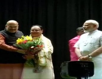 आकाश की 'बल्लेबाजी' से मोदी नाराज बोले- 'किसी का भी बेटा हो, ऐसा करे तो निकाल देना चाहिए'! 2 Hello Uttarakhand News »