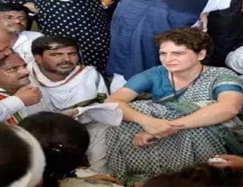 24 घंटे के धरने के बीच कुछ पीड़ितों से मिली प्रियंका, बोली- मुझे क्यों रोका जा रहा, आंसुओं को पोंछना अपराध है? 4 Hello Uttarakhand News »