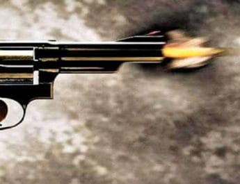 बदमाश बैखौफ, सरेआम बीच सड़क पर कार सवार महिला पर ताबड़तोड़ फायरिंग 3 Hello Uttarakhand News »