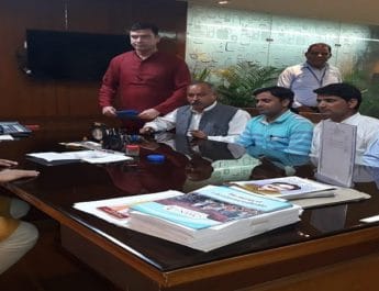 उत्तराखंड: केन्द्रीय मन्त्री के समक्ष रखी मदरसा शिक्षकों के बकाया वेतन की मांग 2 Hello Uttarakhand News »