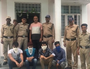 अन्तरराज्यीय साइबर गैंग का भंडाफोड़, हैली टिकट और ट्रैवल्स के नाम पर ऐसे करते थे ठगी 4 Hello Uttarakhand News »