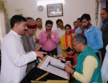 राजकीय महाविद्यालय नैनबाग के छात्रों की जल्द पूरी होगी मांगे: CM त्रिवेंद्र 3 Hello Uttarakhand News »