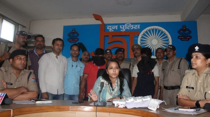 देहरादून ऋषिकेश में हुई लूट की घटनाओं का खुलासा,कोबरा गैंग के दो आरोपी गिरफ्तार 1 Hello Uttarakhand News »