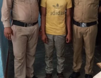 देहरादून: अवैध शराब के साथ युवक और महिला गिरफ्तार 4 Hello Uttarakhand News »