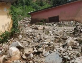 टिहरी में बारिश ने मचाई तबाही, तेज बारिश के बाद घरों में घुसा मलबा 5 Hello Uttarakhand News »