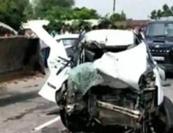 उन्नाव रेप पीड़िता एक्सीडेंट में उठ रहे बड़े सवाल, विधायक के परिजन फरार ,साजिश का आरोप 2 Hello Uttarakhand News »