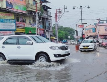 उत्तराखंड के 7 जिलों में रेड अलर्ट, आपदा प्रबंधन विभाग और DM हाई अलर्ट पर 4 Hello Uttarakhand News »