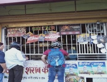 उत्तराखंड: खबर से बौखलाए शराब व्यापारी ने लगाए पत्रकार पर आरोप! 4 Hello Uttarakhand News »