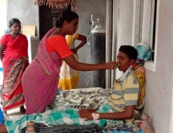 मां की चीख पुकार सुन अर्थी पर लेटे बेटे की आंखों से बहने लगे आंसू, चमत्कार देख हर कोई रह गया हैरान 3 Hello Uttarakhand News »