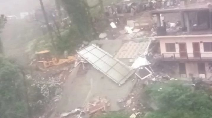 बारिश का कहर जारी, बहुमंजिला इमारत धंसी, 35 लोगों के दबे होने की आशंका, रेस्क्यू जारी 1 Hello Uttarakhand News »