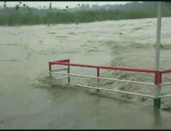 उत्तराखंड में खतरे के निशान पर पहुंची नदियां,नौ जिलों में भारी बारिश का अलर्ट 4 Hello Uttarakhand News »