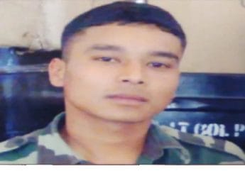 अपने बेटे की शहादत की खबर सुनकर परिजनों को संभालने के लिए खुद पी गए आंसू। 2 Hello Uttarakhand News »