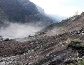 बदरीनाथ हाईवे नहीं हुआ सुचारू, हजारों यात्री फंसे 3 Hello Uttarakhand News »