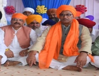 सीएम त्रिवेंद्र ने किया पार्किंग व थारू विकास भवन का शिलान्यास, करीब 268 लाख लागत 3 Hello Uttarakhand News »