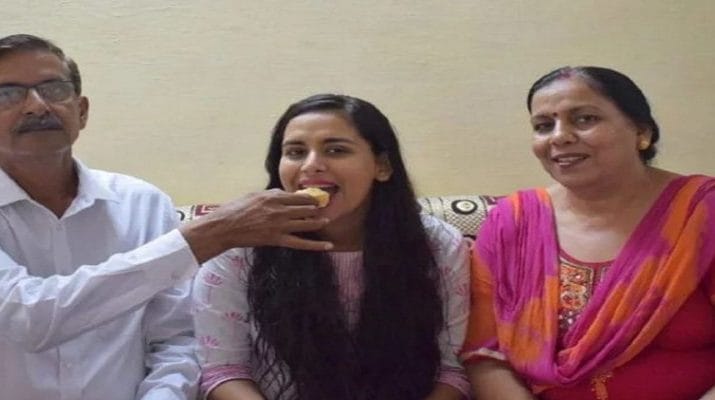 देवभूमि की बेटी सौम्या मध्यप्रदेश में बनेगी जज 1 Hello Uttarakhand News »