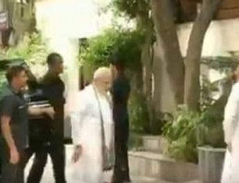 अपने दिवंगत दोस्त अरुण जेटली के घर पहुंचे पीएम मोदी, परिजनों को दी सांत्वना 2 Hello Uttarakhand News »