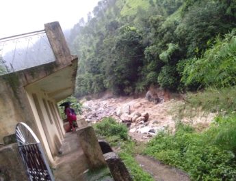 उत्तराखंड:गैरसैंण में बादल फटने से मची तबाही, SDRF की टीम मौके पर मौजूद 4 Hello Uttarakhand News »