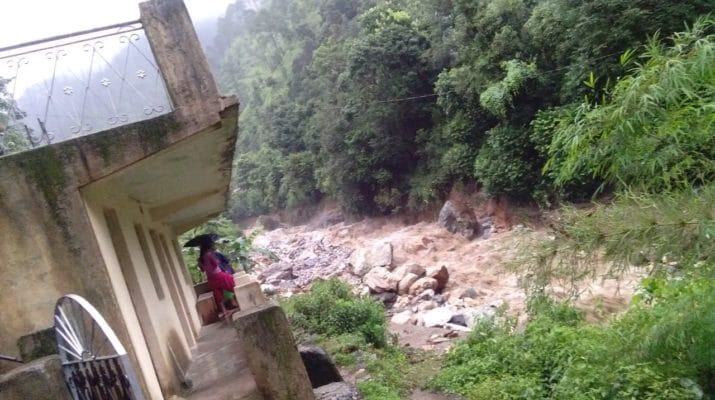 उत्तराखंड:गैरसैंण में बादल फटने से मची तबाही, SDRF की टीम मौके पर मौजूद 1 Hello Uttarakhand News »