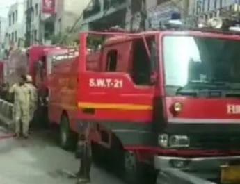 दिल्ली: गांधीनगर मार्केट में भीषण आग, दमकल की 21 गाड़ियां मौके पर मौजूद, रेस्कयू जारी 4 Hello Uttarakhand News »